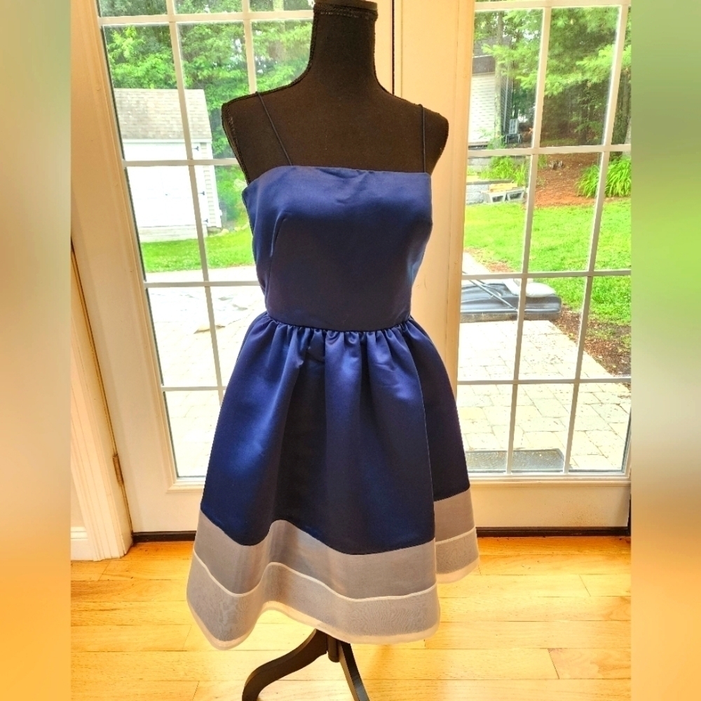 NWOT ERIN Erin Fetherston navy + white sateen dress size 8